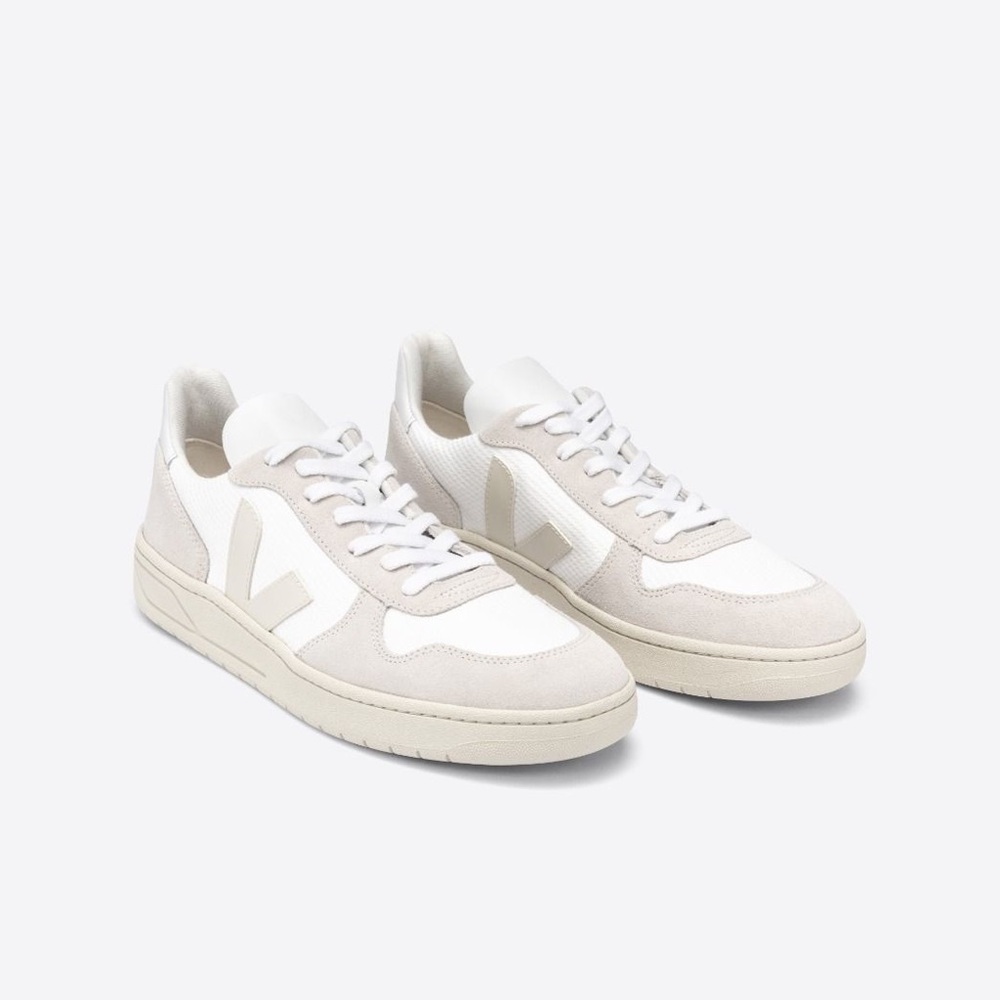Veja V-10 B-MESH WHITE NATURAL PIERRE Size 11